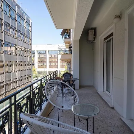 Vibrant Urban Getaway: Charming 2-Bedroom Near Bars, Parks, And Metro-3